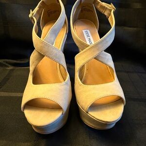 Steve Madden Cream Sandals with Block Heel and Crossover Straps